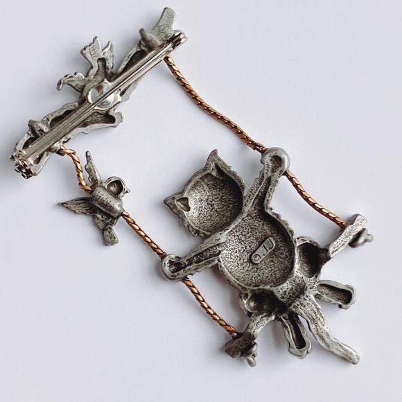 VTG Signed JJ Brooch Cat On Swing Pewter with Birds Figural 80s 90s Pin - Picture 7 of 10